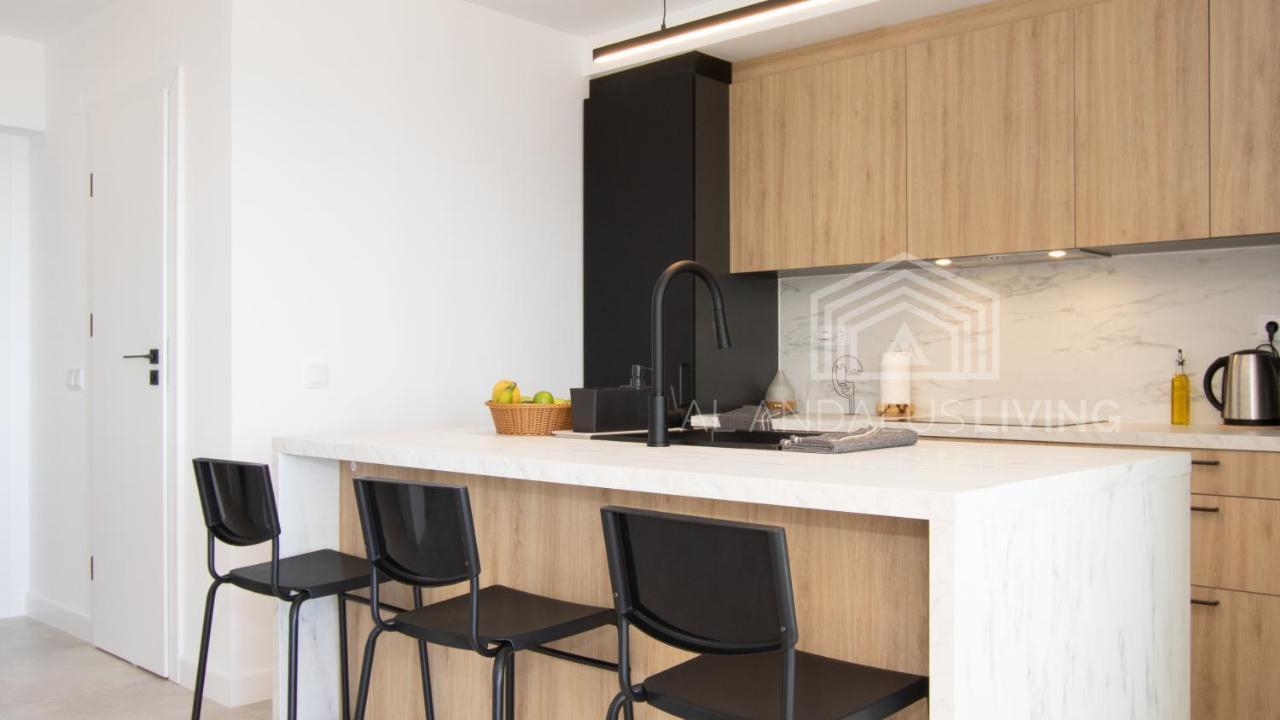Panoramic Sea Views And Direct Access To The Beach From The Community In Torrenueva Apartment Malaga Bagian luar foto