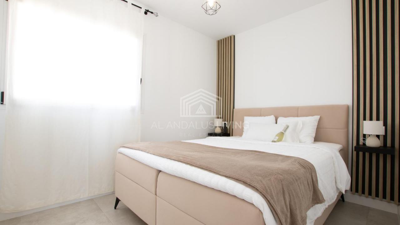 Panoramic Sea Views And Direct Access To The Beach From The Community In Torrenueva Apartment Malaga Bagian luar foto