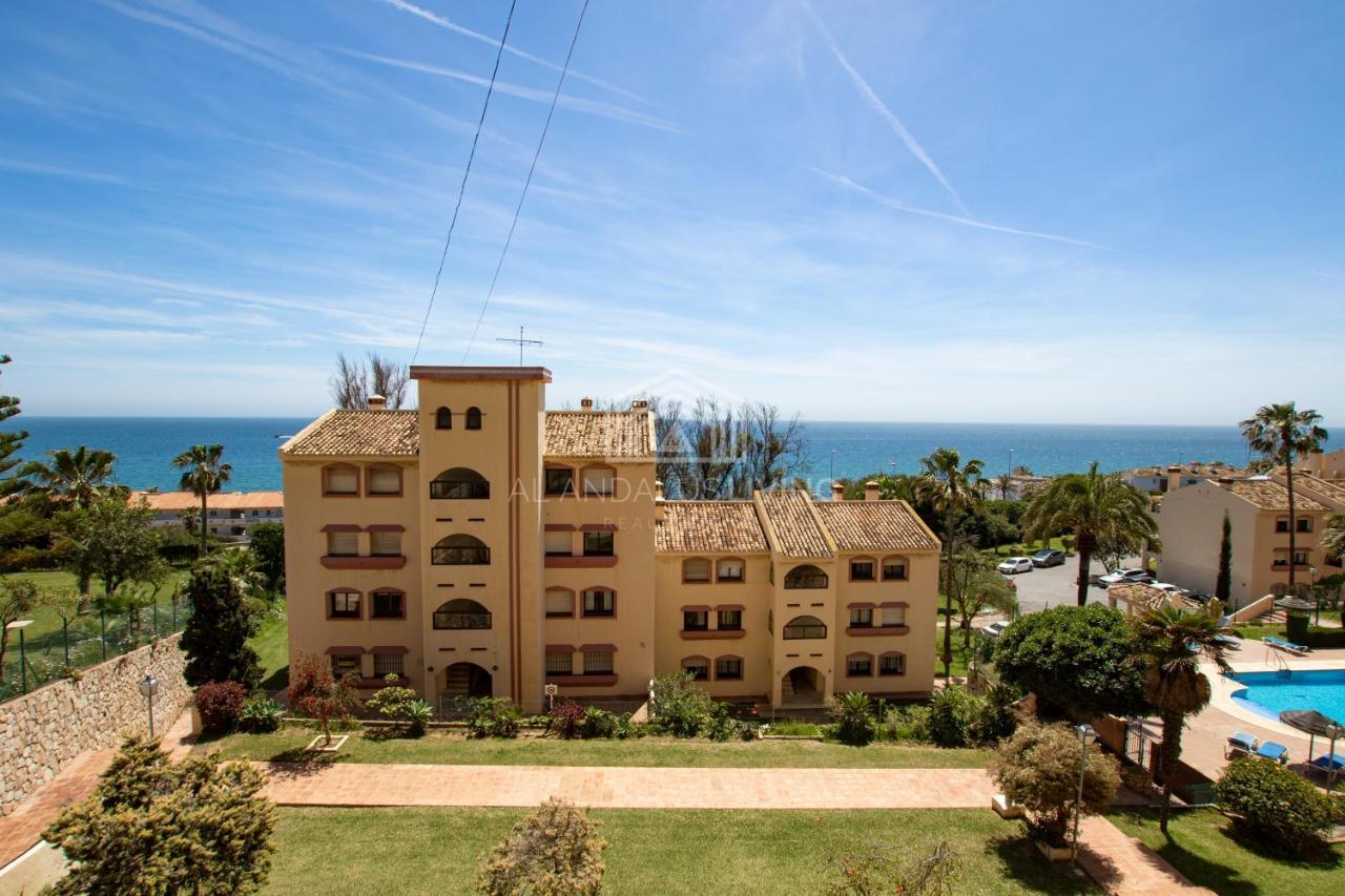 Panoramic Sea Views And Direct Access To The Beach From The Community In Torrenueva Apartment Malaga Bagian luar foto