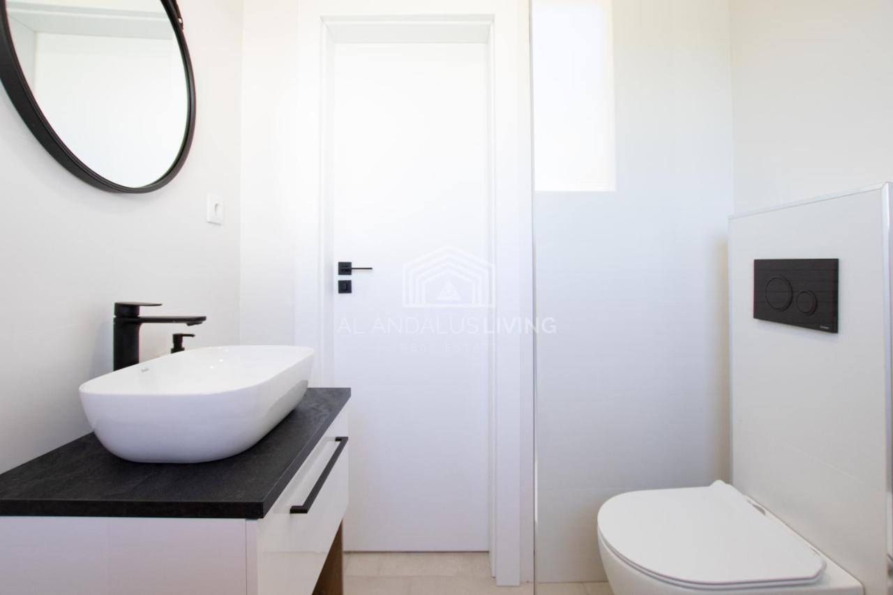 Panoramic Sea Views And Direct Access To The Beach From The Community In Torrenueva Apartment Malaga Bagian luar foto