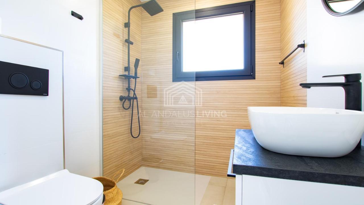 Panoramic Sea Views And Direct Access To The Beach From The Community In Torrenueva Apartment Malaga Bagian luar foto