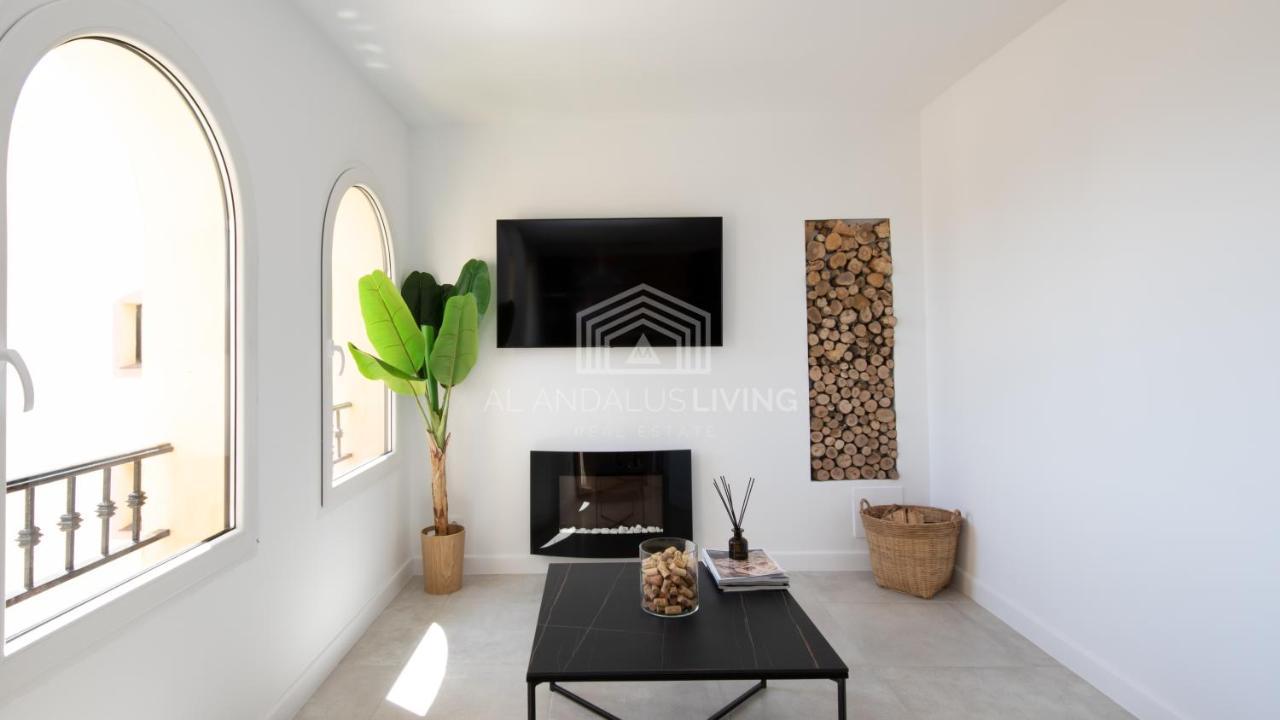 Panoramic Sea Views And Direct Access To The Beach From The Community In Torrenueva Apartment Malaga Bagian luar foto