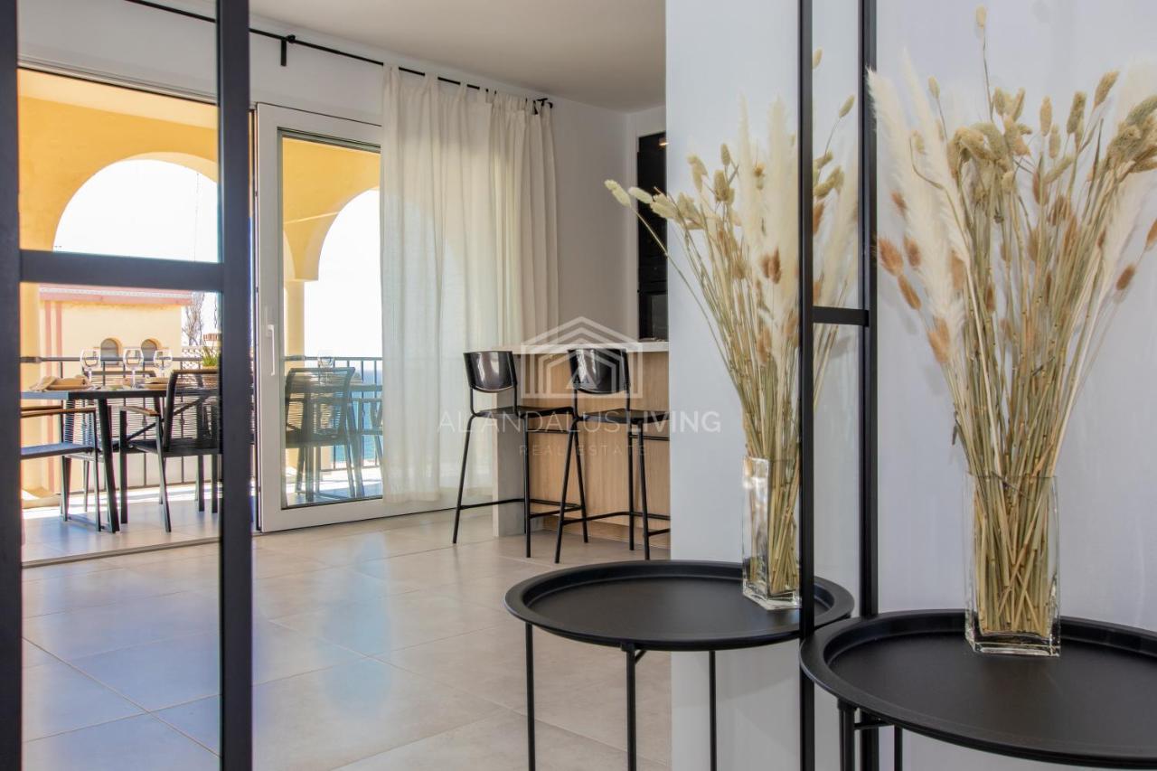 Panoramic Sea Views And Direct Access To The Beach From The Community In Torrenueva Apartment Malaga Bagian luar foto